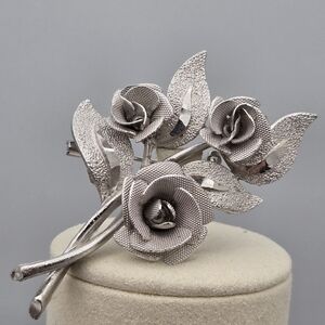 CORO Cabbage Rose Cluster Vintage Brooch Pin Textured Silver Tone Floral